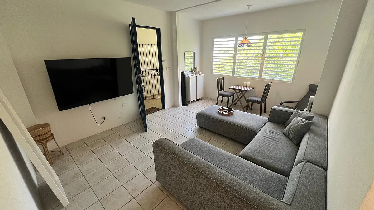 Building Photo - 908 Calle Jose Marti #3
