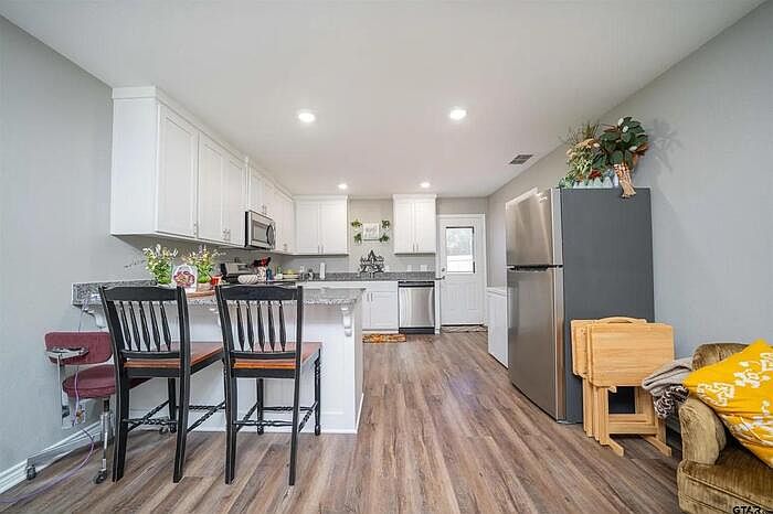 2nd image of 131 Francis St