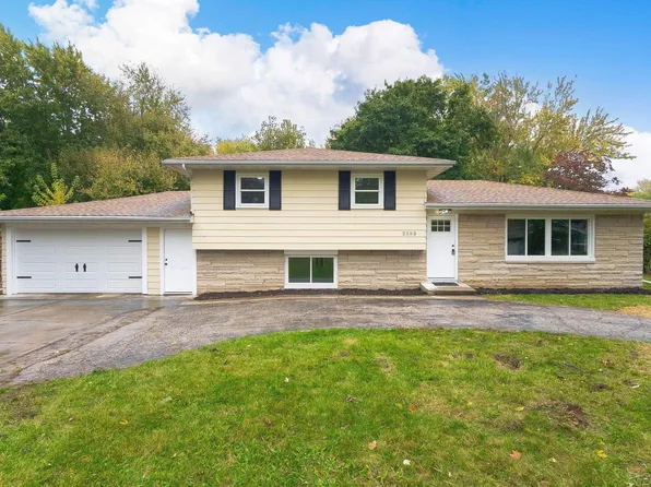 2553 Woodley Dr, Benton Harbor, MI 49022