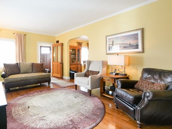3rd image of 4819 213th St