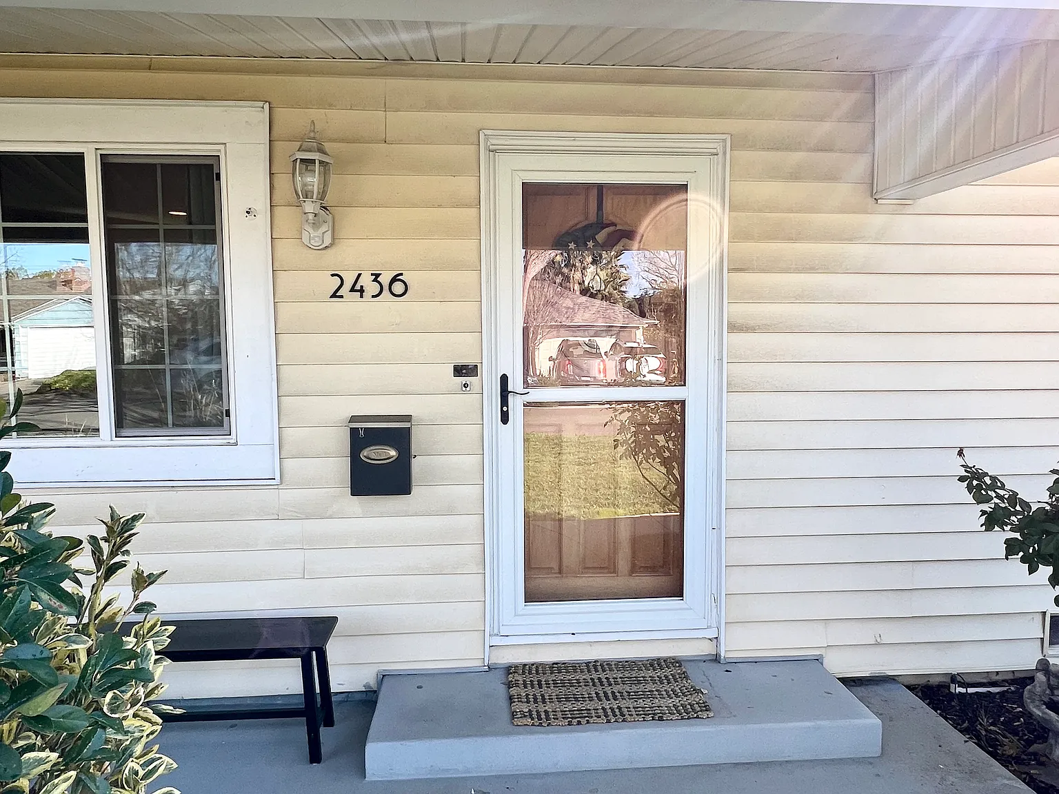 2 bed, 1094 sqft, $2,350 — Photo 1