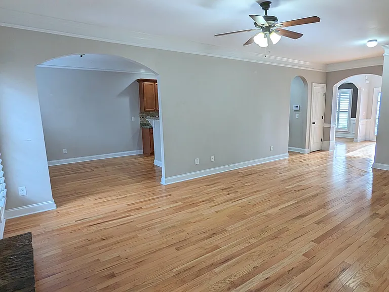 9512 Berwick Ct — Photo 6