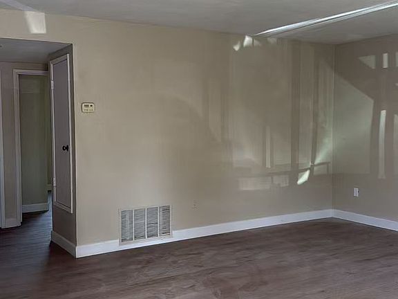 4th image of 1031 N Citrus Ave N APT B