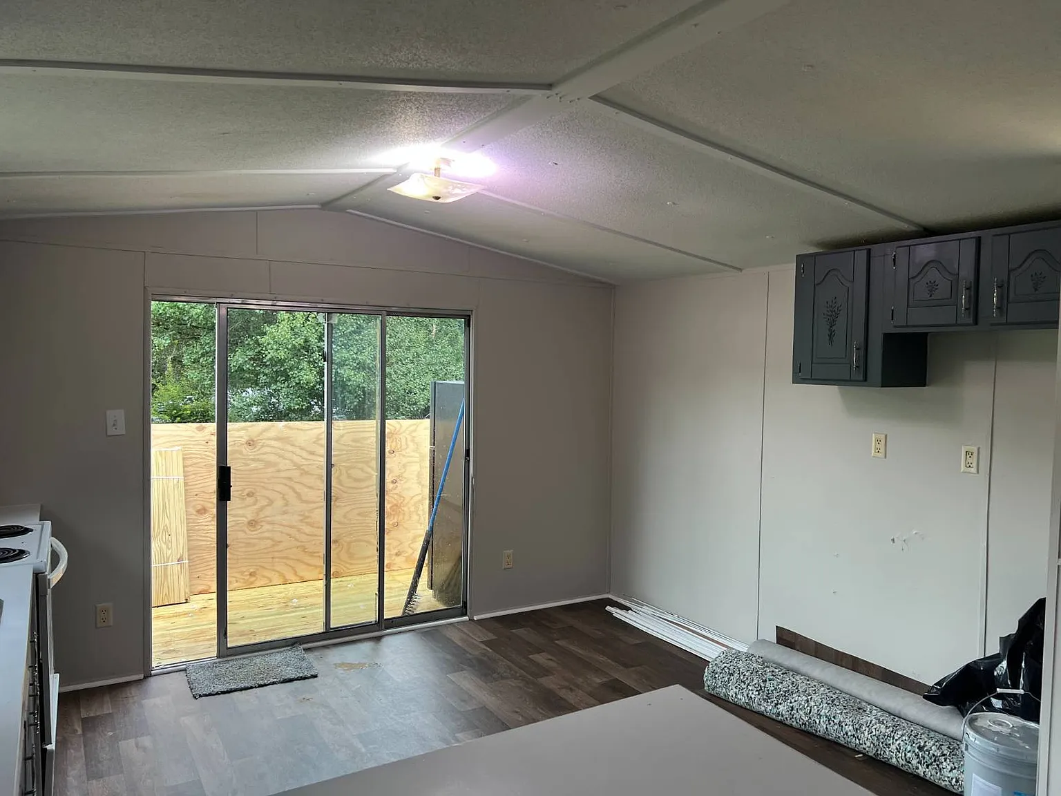 2 bed, 1.0 bath, $950 — Photo 4