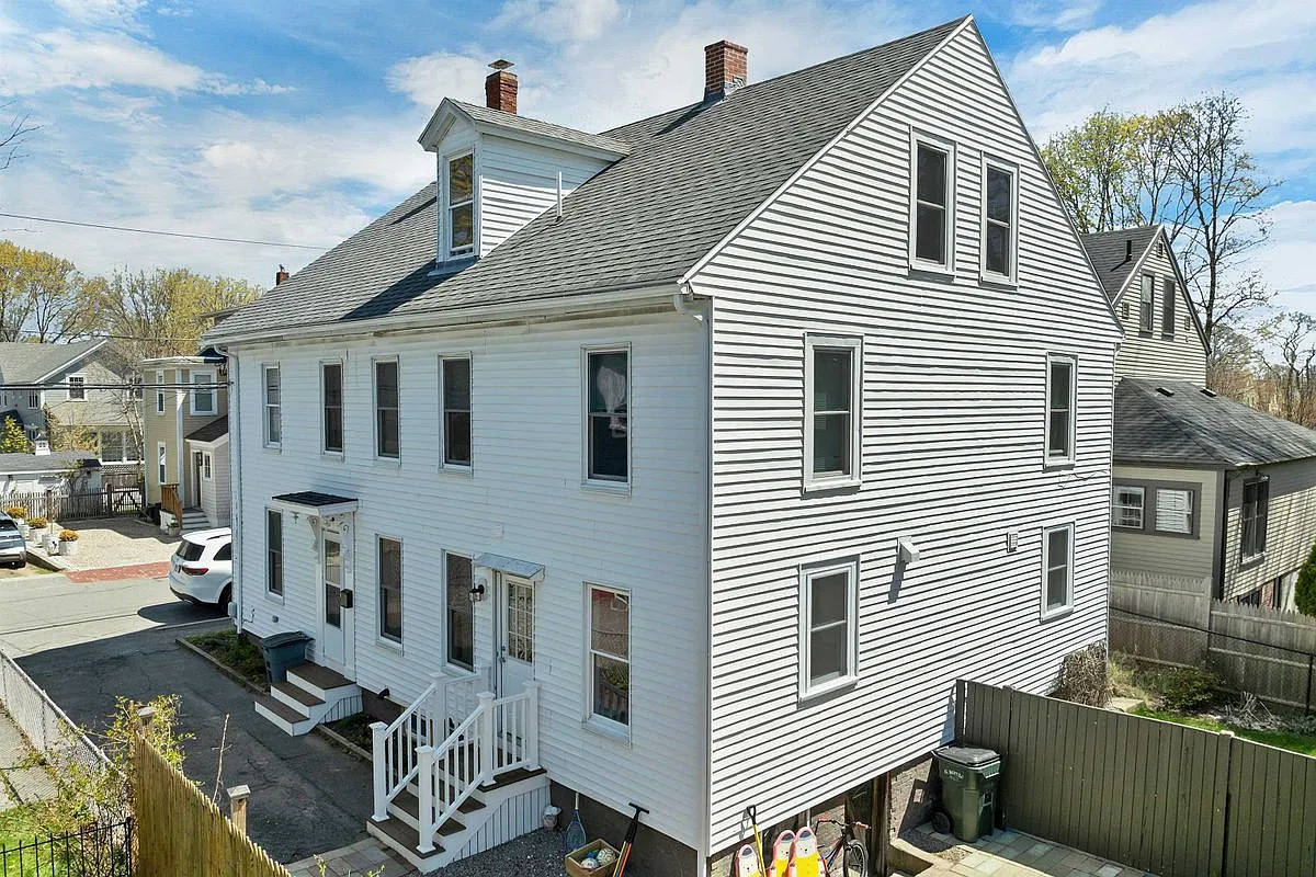 Building Photo - 16 Chestnut St