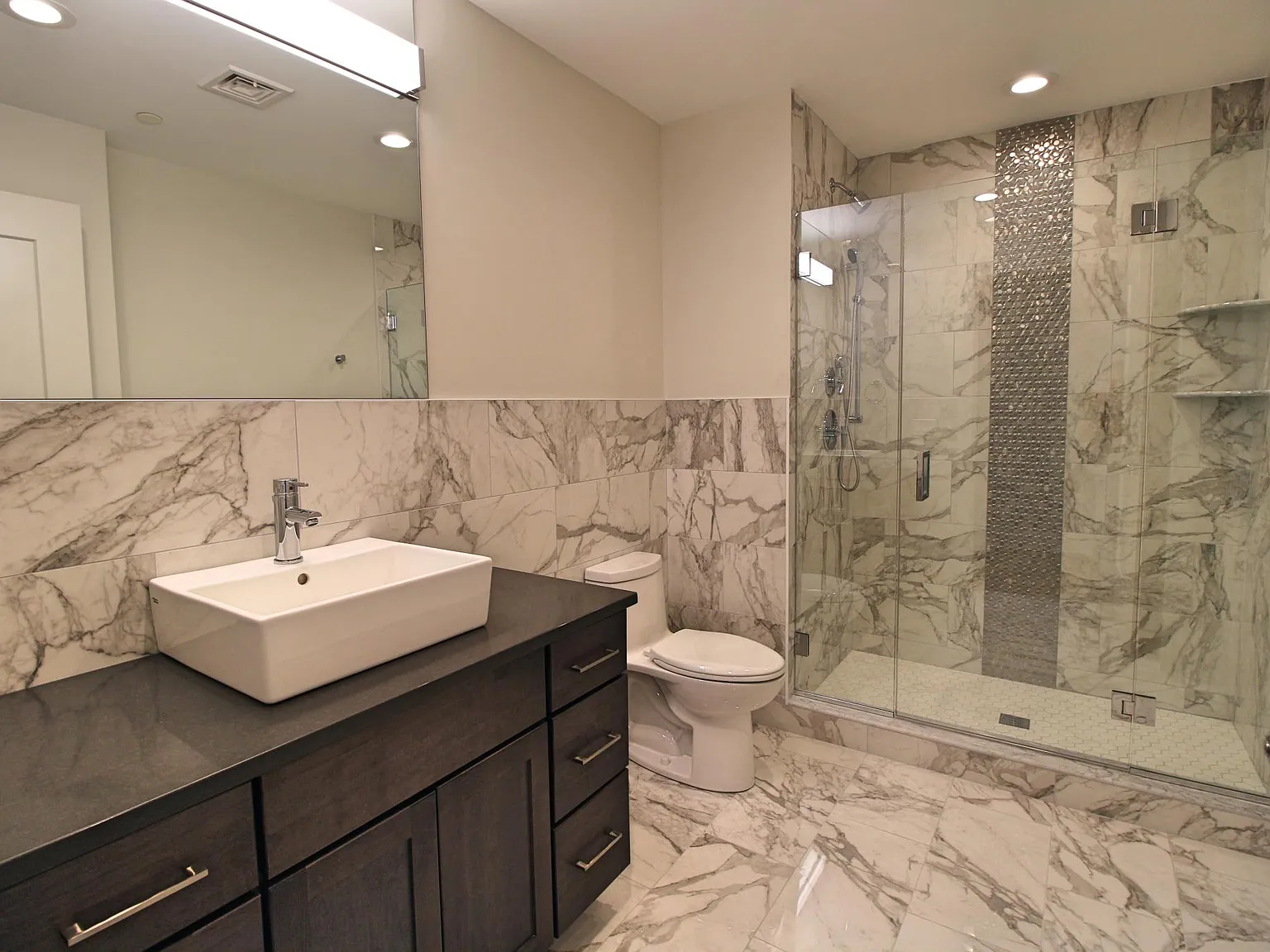 1 bed, 765 sqft, $2,100 — Photo 3