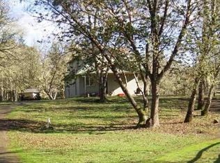 641 Blackberry Ln, Oakland, OR 97462