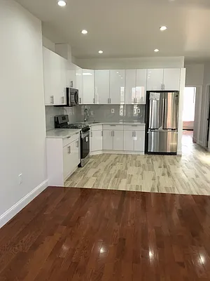 Rented by REMAX Elite | media 3