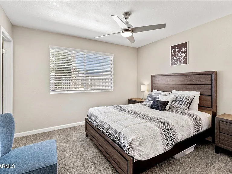 1014 W Angela Dr — Photo 10