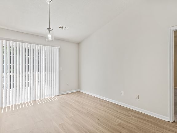 5th image of 208 McConnell Rd