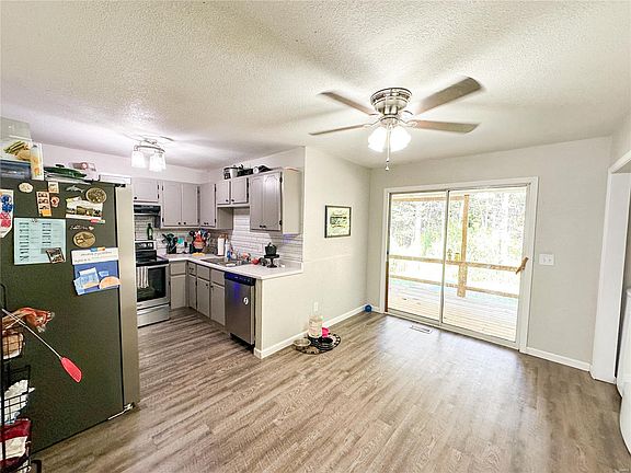 3rd image of 116 County Road 4235