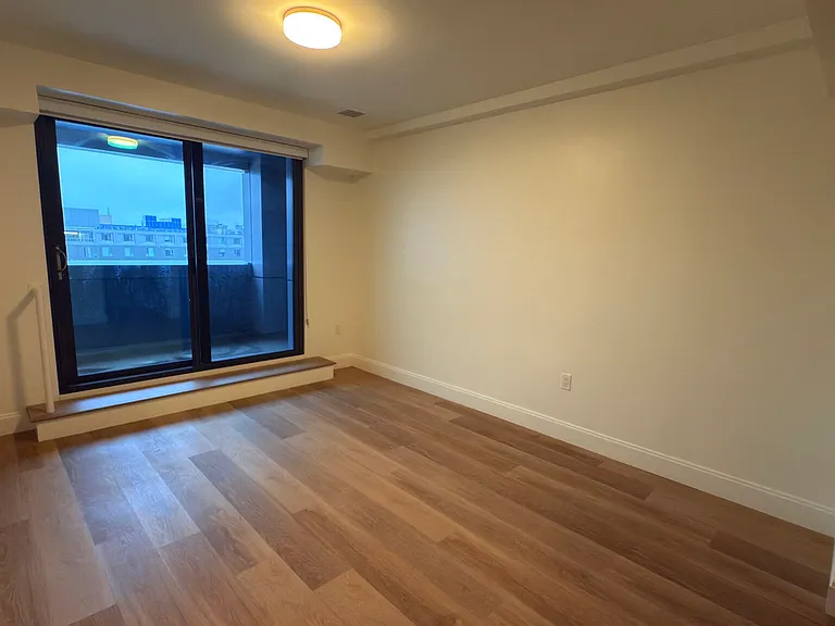 1077 Commonwealth Ave #516D — Photo 25