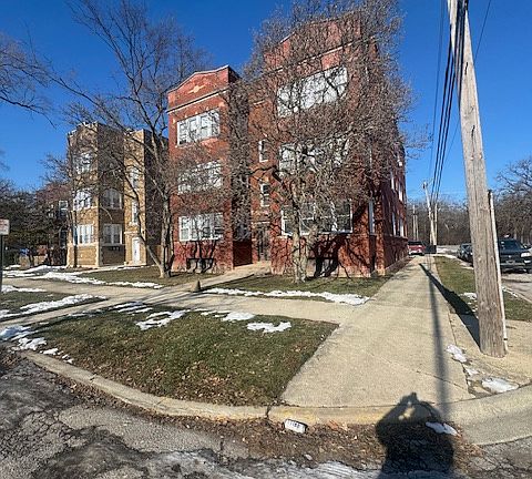 2nd image of 37 W 14th Pl APT 1