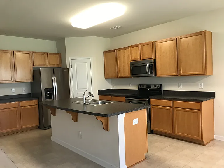416 Charleville Ct — Photo 10