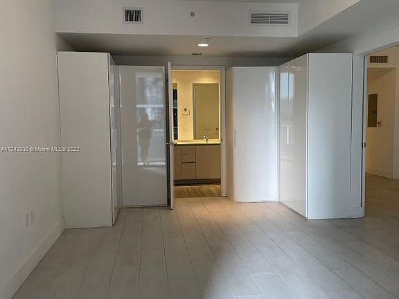 5th image of 1010 Brickell Ave Unit 1808
