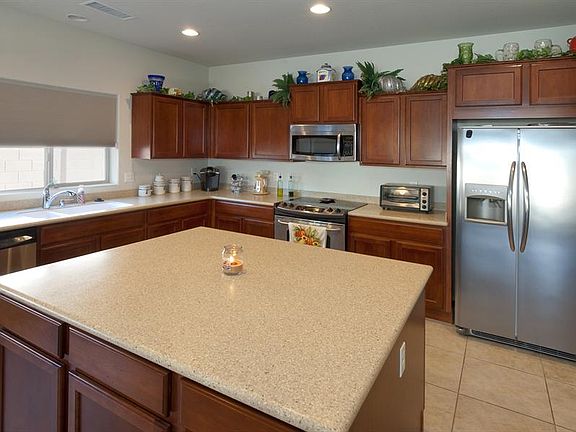 4th image of 804 E Sun Valley Farms Ln