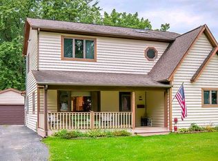 2205 Robin Ln, Rolling Meadows, IL 60008