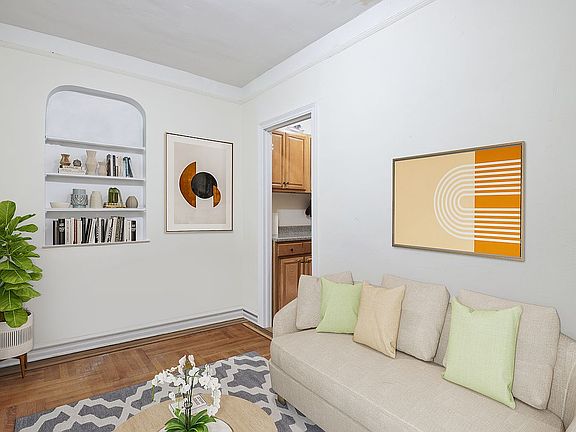 2nd image of 909 E 29th St APT 2G