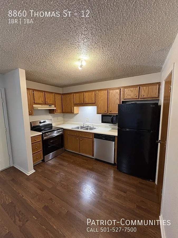 Building Photo - 8860 Thomas St #12