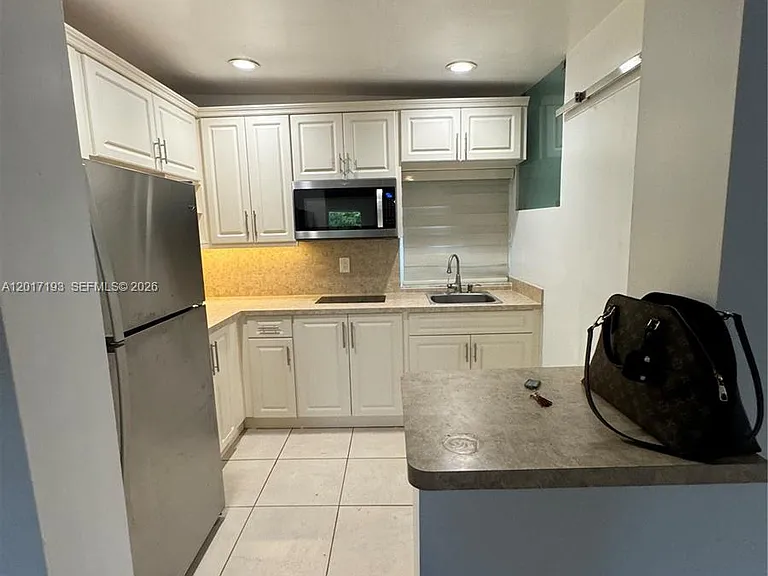 235 SW 64th Ave #2B — Photo 7