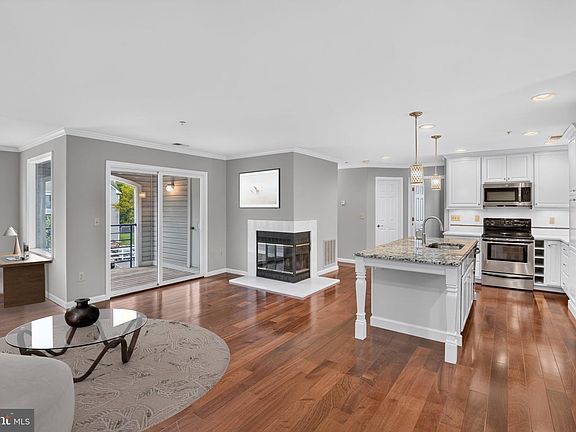 2nd image of 20 Greystone Ct #E