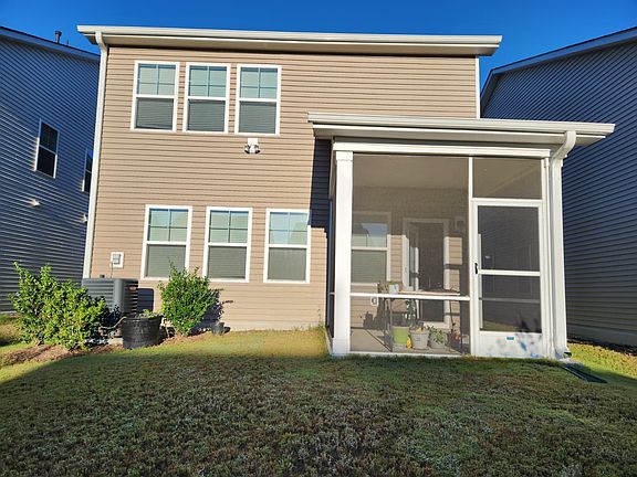 3rd image of 128 Yellow Iris Dr