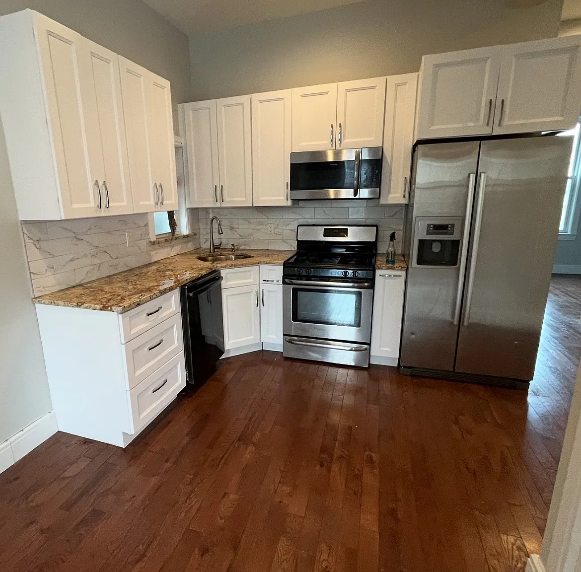 Villa Ave, Yonkers — Photo 1
