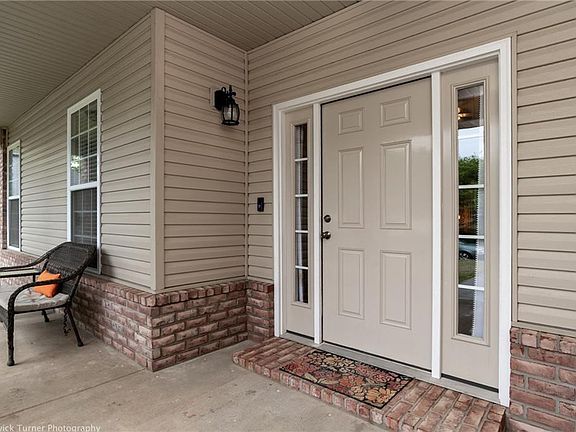 3rd image of 11 Hoyer Ln