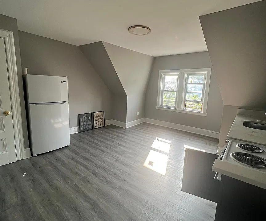 1st image of 194 S 9th St #3A
