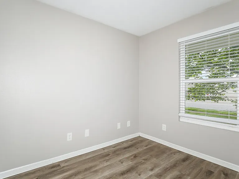 8039 Bach Dr — Photo 13