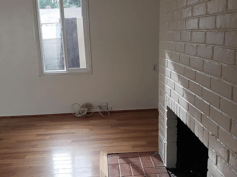 2813 W Clark Ave — Photo 11