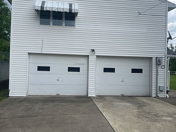 2nd image of 420 Chestnut St #1