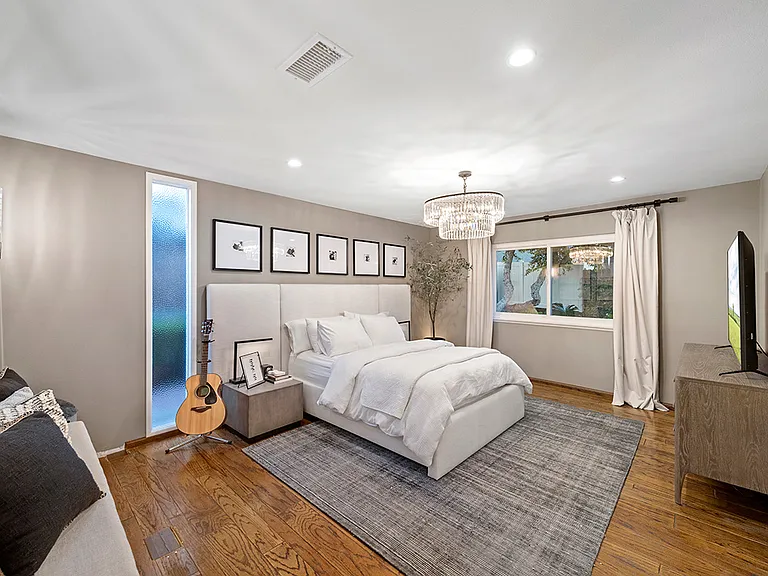843 Bernard Dr — Photo 27