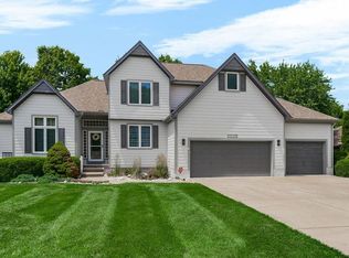 808 SW Springwater Ln, Lees Summit, MO 64081