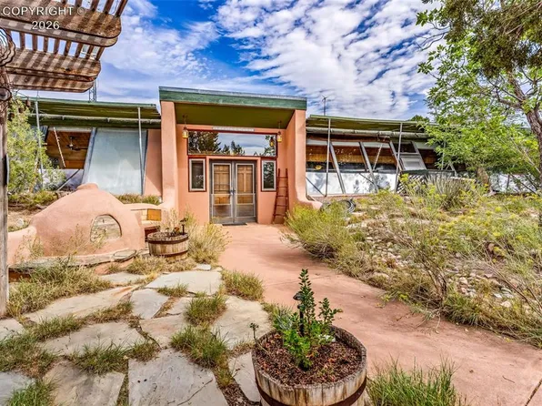 107 Bowie Rd, Penrose, CO 81240