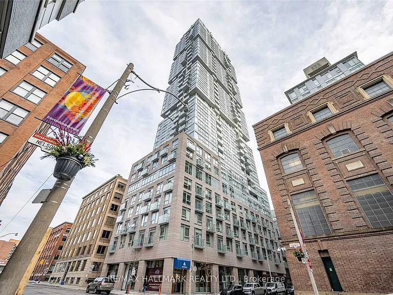 30 Nelson St #2107 — Photo 1