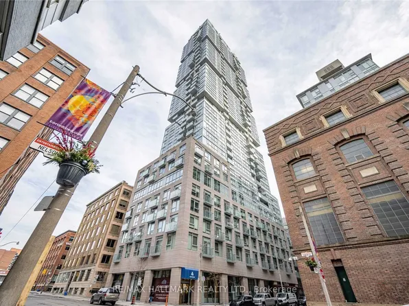 30 Nelson St, Toronto, ON