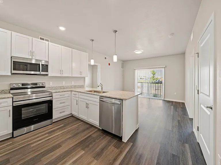 Holmes Corner Apartments — Photo 3