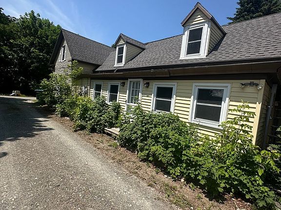3rd image of 24 Grays Ln