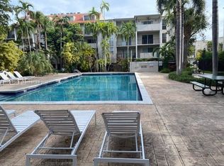 6900 N Kendall Dr APT A309, Pinecrest, FL 33156