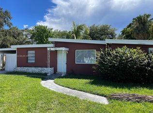 102 Miami Gardens Rd, Hollywood, FL 33023