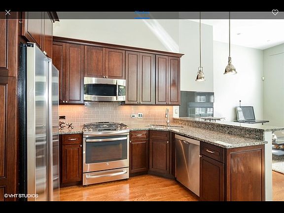 3rd image of 1000 W Altgeld St #B