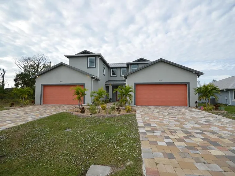 8581 Agate St — Photo 2