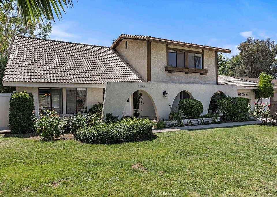 1st image of 1064 Calle Carrillo