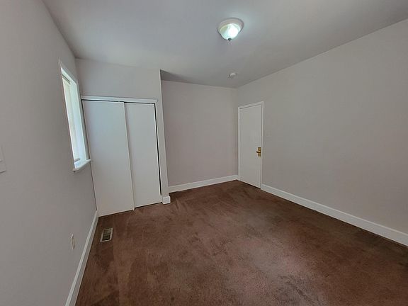 4th image of 5719 Spruce St Floor 1