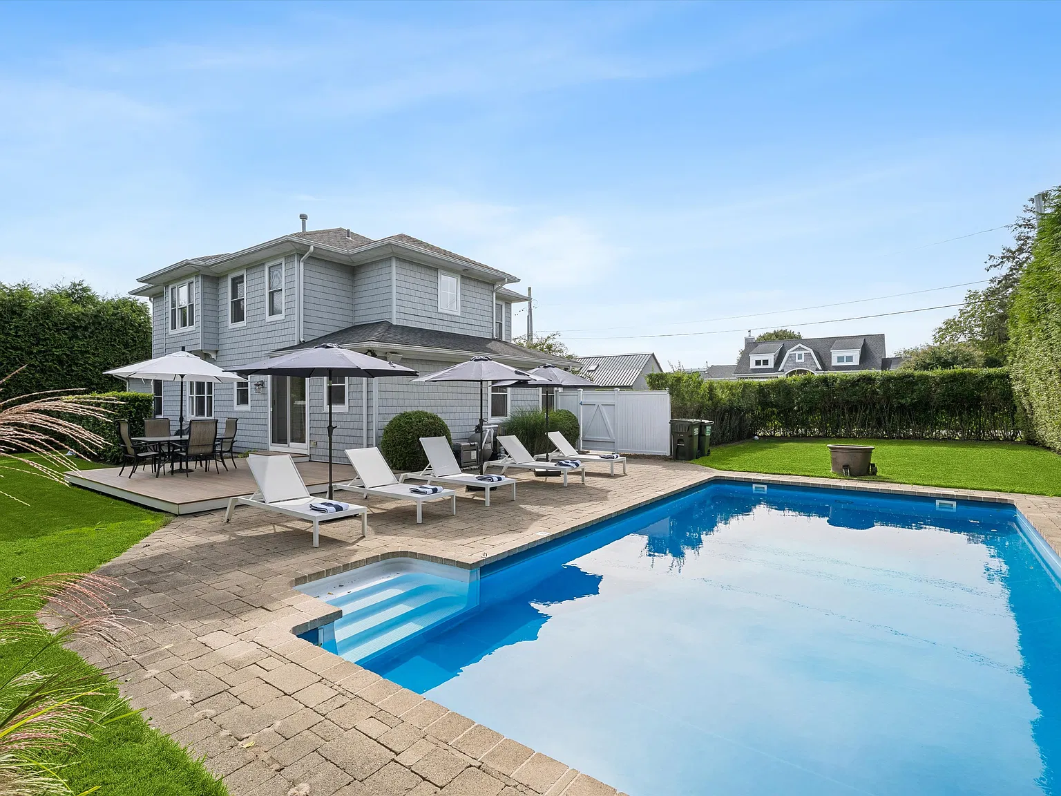 Renovated Southampton 4 Bed with Pool 40K July — Photo 1