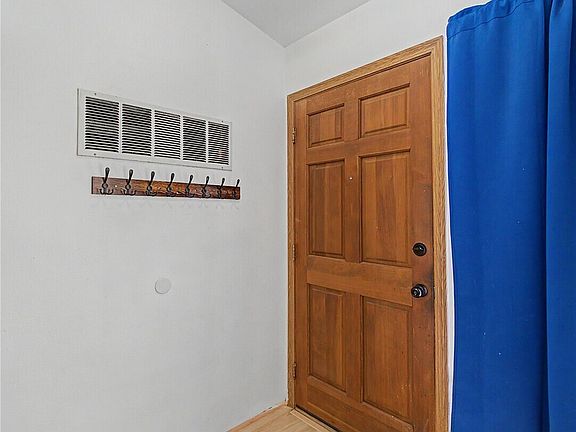 5th image of 307 Berninger Street