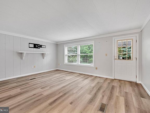 5th image of 28 Aspen Dr
