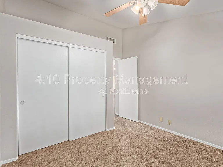 2381 W Redwood Dr — Photo 24