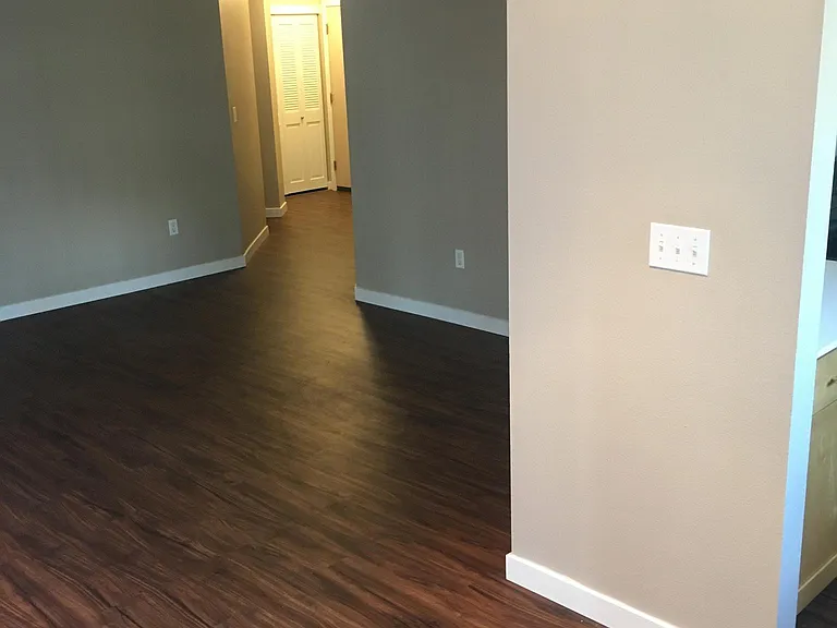 Capitol Steps Apartments & Furnished Suites — Photo 28